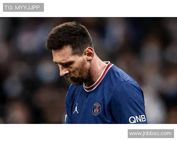 足球巨星怒火中烧瞬间：梅西、C罗、内马尔等球员情绪失控画面解析